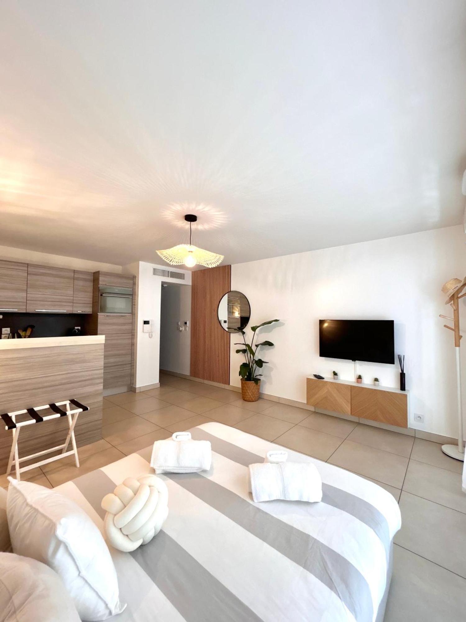 Studio Neuf - Portes De Monaco - Confort - Wifi - Clim Dış mekan fotoğraf